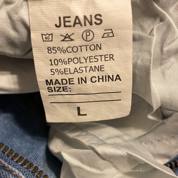 Distressed denim shorts - Picture 4 of 5